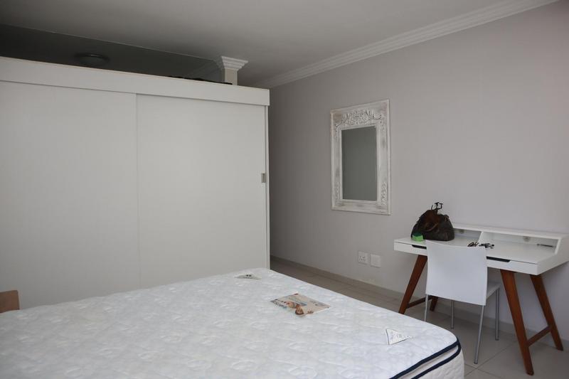 To Let 1 Bedroom Property for Rent in Green Point Western Cape